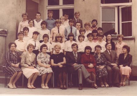 8b1983